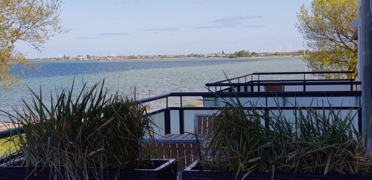 Haus Achtern Diek In Erster Reihe Am Meer Fehmarn Exteriör bild
