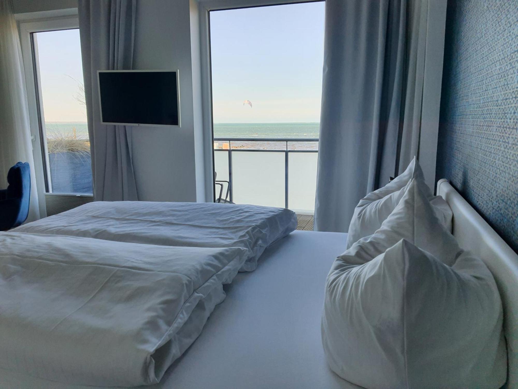 Haus Achtern Diek In Erster Reihe Am Meer Fehmarn Exteriör bild