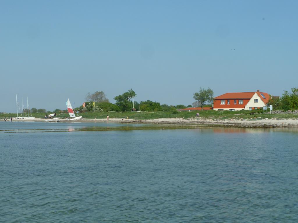 Haus Achtern Diek In Erster Reihe Am Meer Fehmarn Exteriör bild