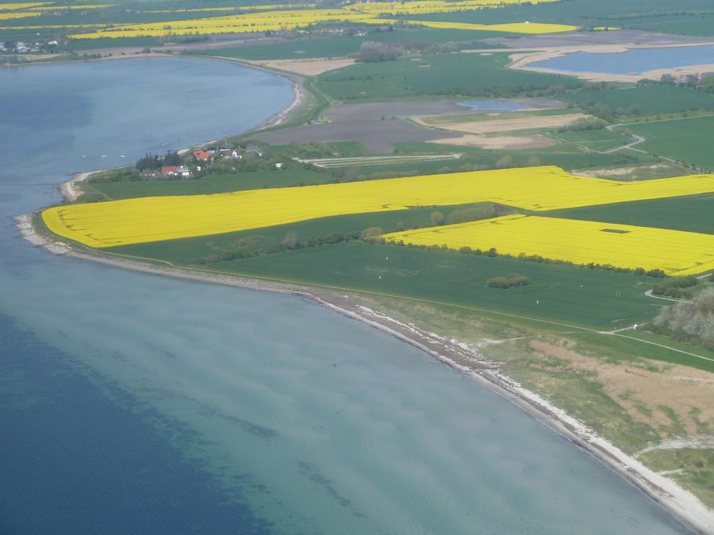 Haus Achtern Diek In Erster Reihe Am Meer Fehmarn Exteriör bild
